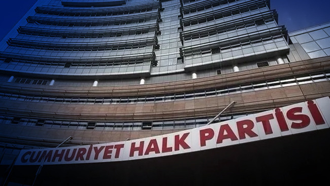 Mahkeme, Gürsel Tekin'in Cumhuriyet Halk Partisi İstanbul Şubesi başkanlığına devam etmesine karar verdi.