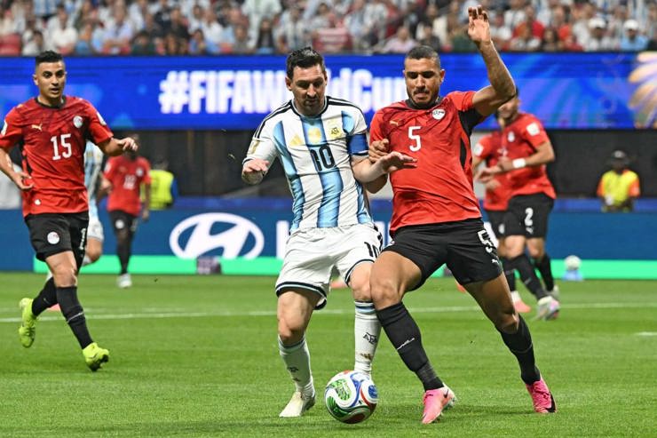 جدل تحكيمي يلاحق مواجهة مصر والأرجنتين في مونديال 2026