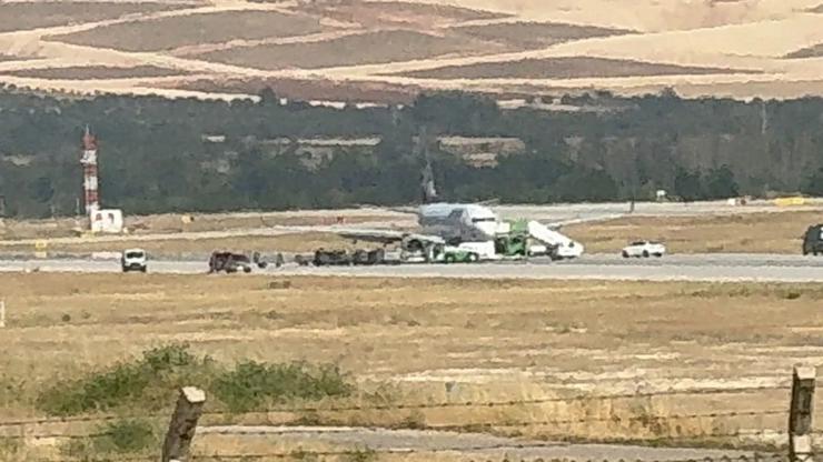 انفجار إطار طائرة بمطار غازي عنتاب والطاقم ينجو بسلام