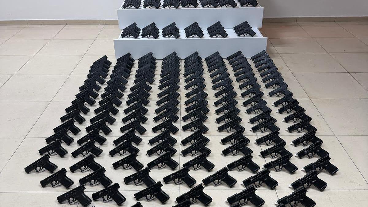 Kamyonda 228 tabanca ele geçirildi, 1 kişi gözaltına alındı