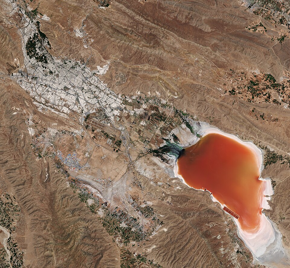 Mysterious raids hit the Iranian Bushehr and Konarak...and Washington denies responsibility and alludes to Kuwait and Bahrain