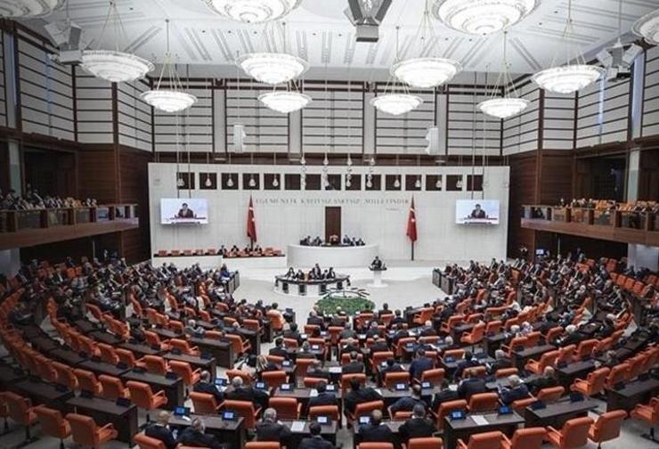 البرلمان التركي يُقرّ تعديلات واسعة تشمل قانون جهاز الأمن والضرائب والإعلام