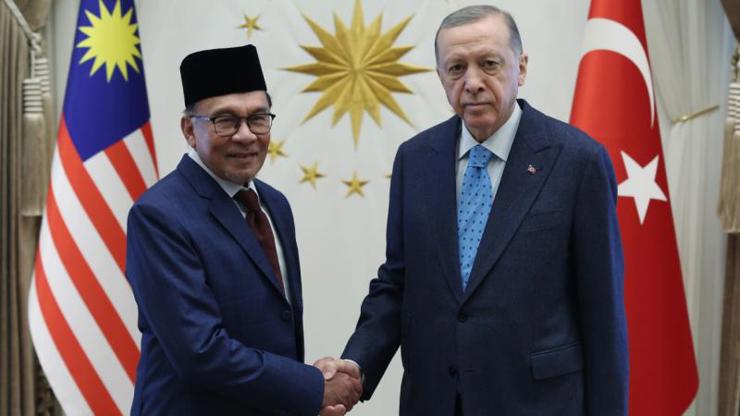 في اتصال هاتفي ..أردوغان يبحث مع رئيس الوزراء الماليزي قضايا هامة