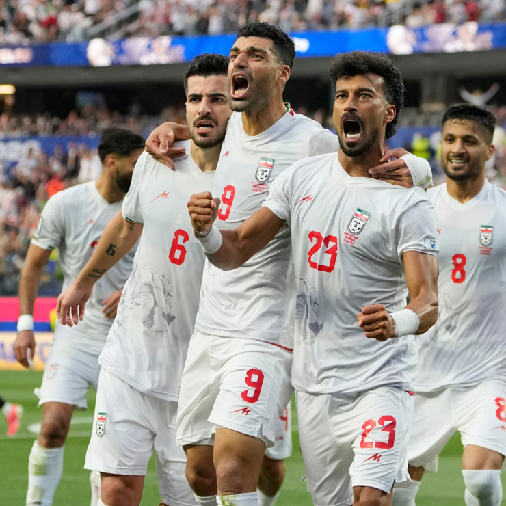 المنتخب الإيراني يواجه احتجاجات لدى وصوله إلى الولايات المتحدة