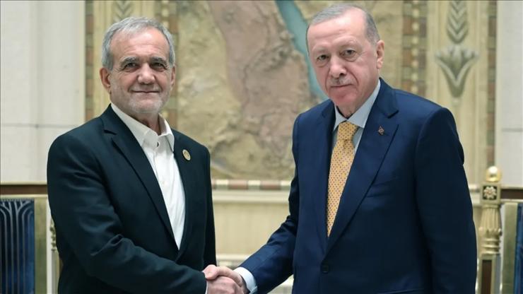 أردوغان يتحدث هاتفياً مع بزشكيان ويُبدي ارتياحه للاتفاق الإيراني-الأمريكي