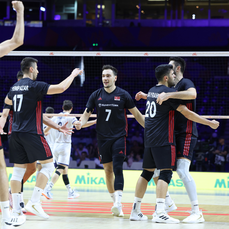 منتخب تركيا للكرة الطائرة يخوض أول ظهور تاريخي في نهائيات VNL