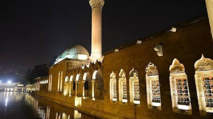 متى المولد النبويّ الشريف 2026؟ التقويم الدينيّ التركيّ يحدّد 24 آب