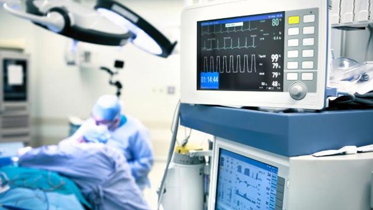 نجاح أول عملية استئصال ورم دماغي بمساعدة الذكاء الاصطناعي المباشر