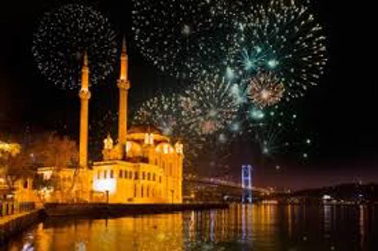 هل ستكون عطلة عيد الفطر 2025 في تركيا 9 أيام؟