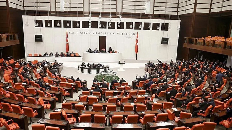 البرلمان التركي يقر «حزمة القضاء الثانية عشرة» بتعديلات واسعة تشمل وقف النطق بالحكم والاحتيال