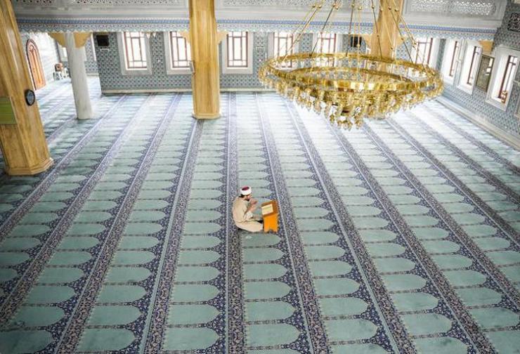 جاء سائحاً إلى كوش أداسي فاعتنق الإسلام: الإيرلندي آرون موراي يصبح «هارون»