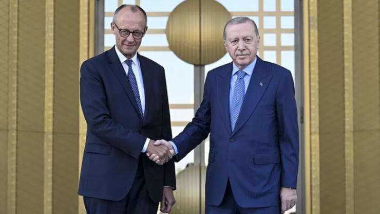 أردوغان وميرتس يبحثان هاتفياً العلاقات الثنائية وقمة الناتو وحرب أوكرانيا