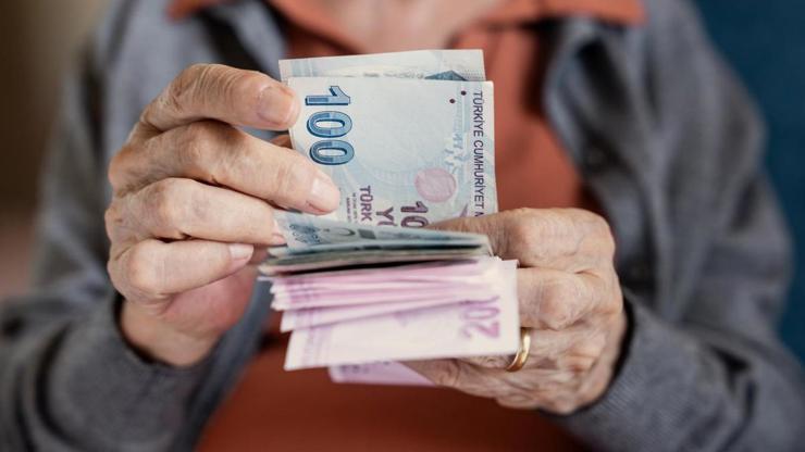 يوم حاسم لزيادة رواتب المتقاعدين والموظفين في تركيا.. والأنظار على تضخم حزيران
