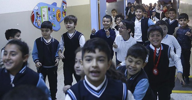 انتظام الدراسة غداً في المدارس التركية