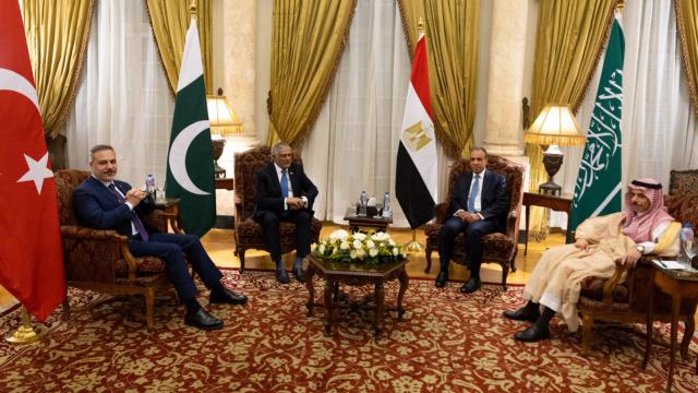 اجتماع القاهرة يجمع وزراء خارجية تركيا ومصر والسعودية وباكستان