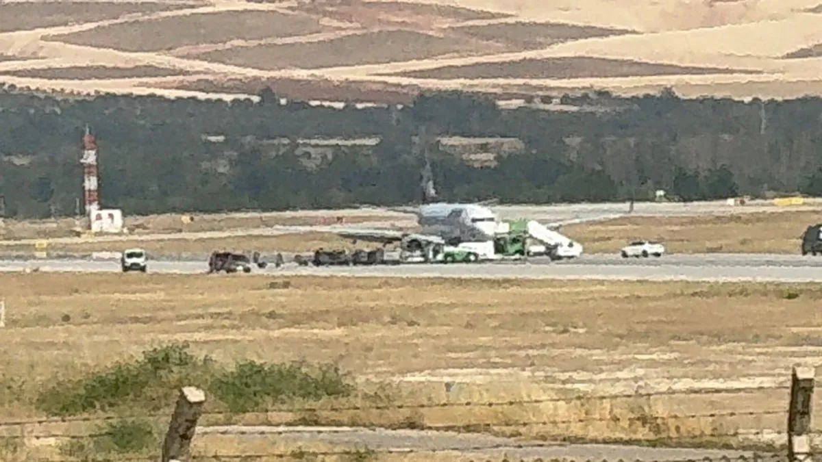 انفجار إطار طائرة بمطار غازي عنتاب والطاقم ينجو بسلام