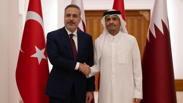 وزير الخارجية التركي يبحث هاتفياً مع نظيره القطري مفاوضات واشنطن-طهران
