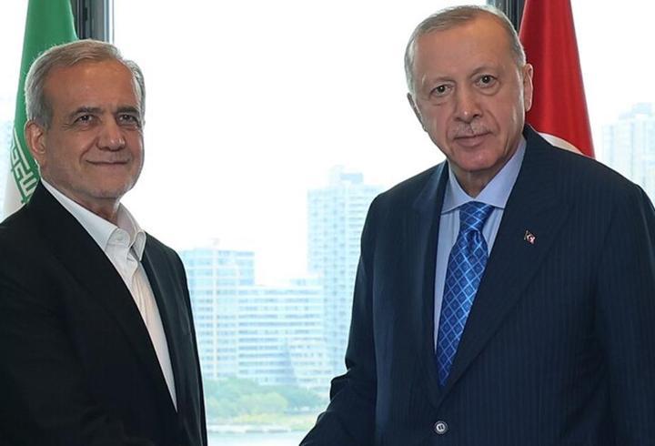 أردوغان يتصل هاتفياً بالرئيس الإيراني بزشكيان ويبحثان العلاقات الثنائية والمستجدات الإقليمية