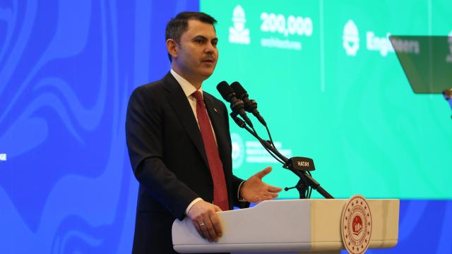 وزير البيئة التركي يلتقي رجال الأعمال في لندن لتعزيز التعاون المناخي