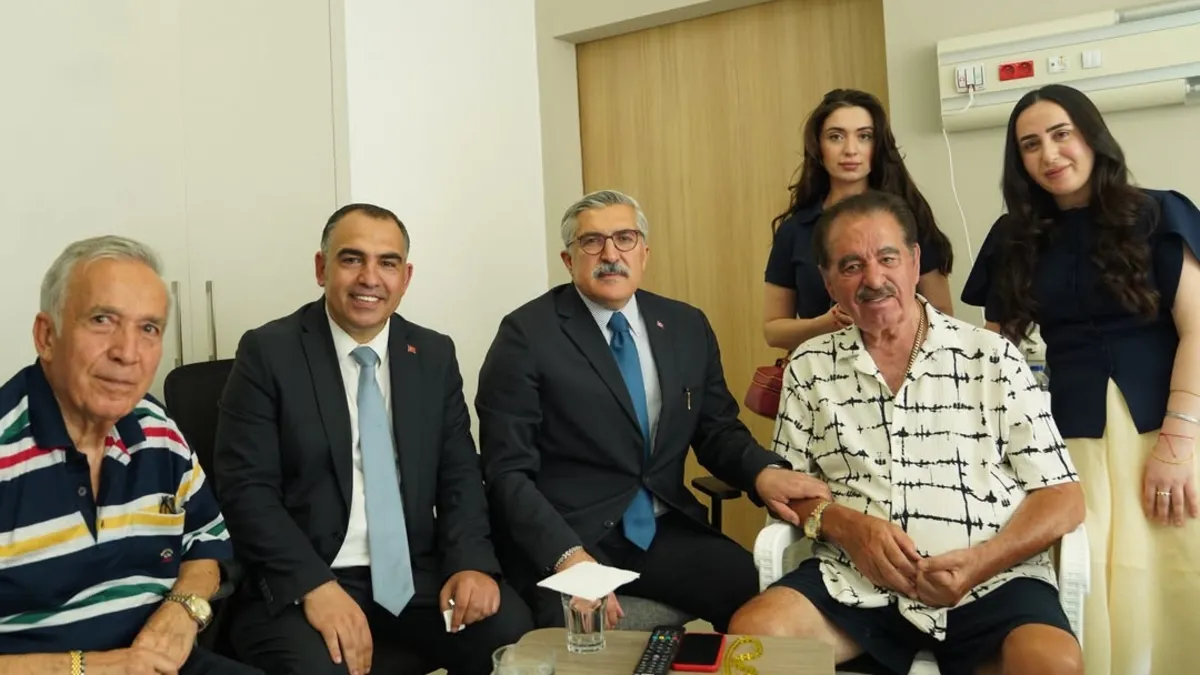 نائب حزب العدالة والتنمية يزور الفنان إبراهيم تاتليسس