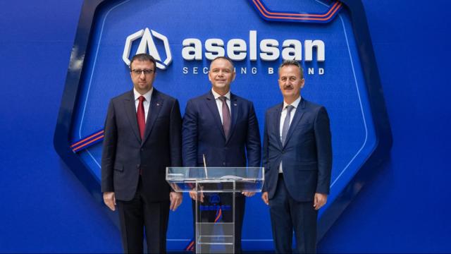 الرئيس البولندي نافروتسكي يزور أسيلسان في أنقرة ويؤكد استعداد بلاده لتحالف دفاعي أقوى مع تركيا