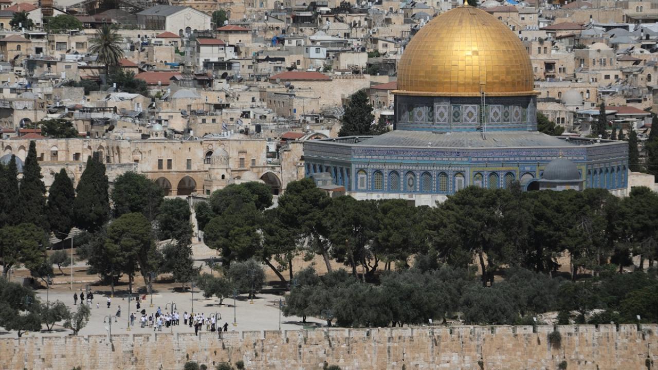 Palestinian Endowments: 26 raids on Al-Aqsa in June and 84 prevention of the Ibrahimi call to prayer