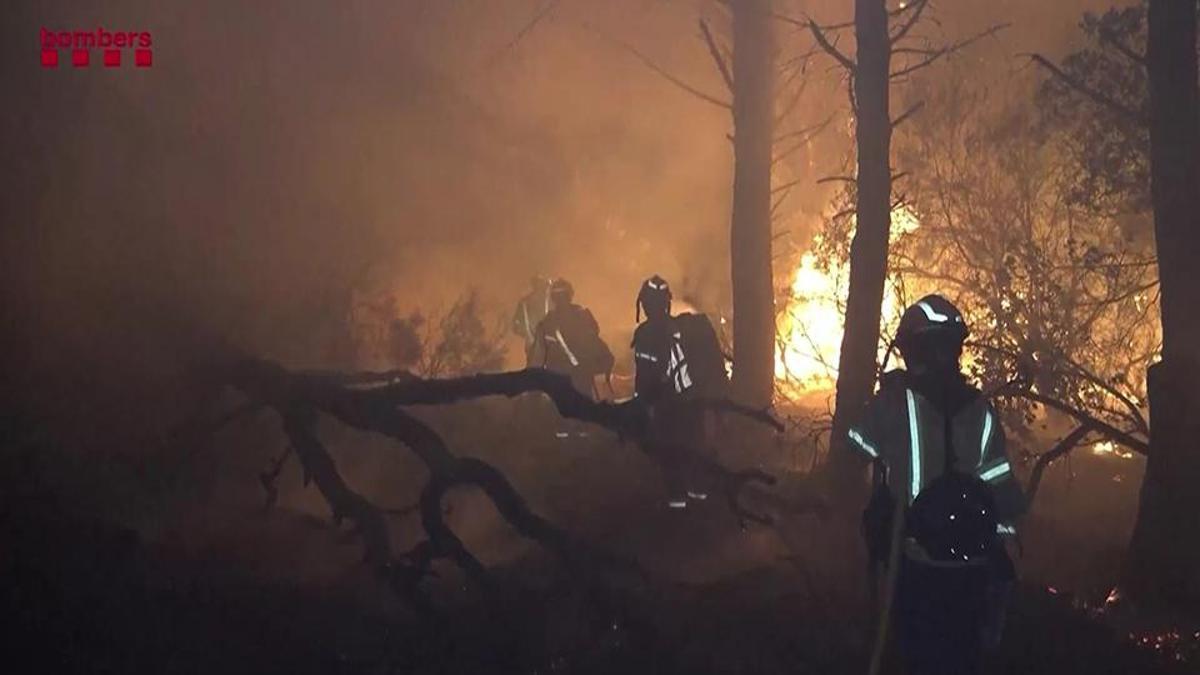 Forest fires sweep the Iberian Peninsula. Spain and Portugal face the flames