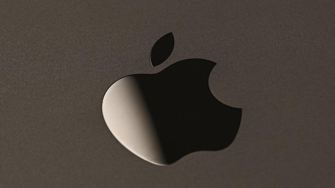 Russia begins imposing fines on the use of Apple and Google accounts for electronic verification