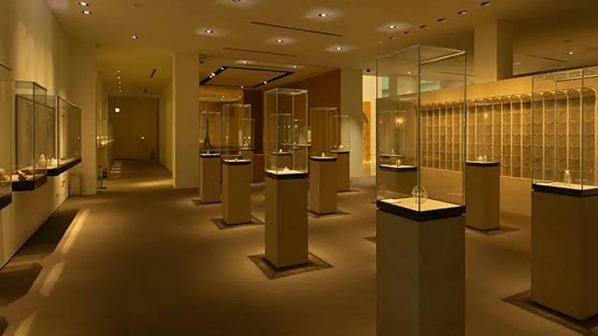 Louvre'un çalınmasının ardından Fransız Lalique Müzesi'nden 4,5 milyon euro çalındı