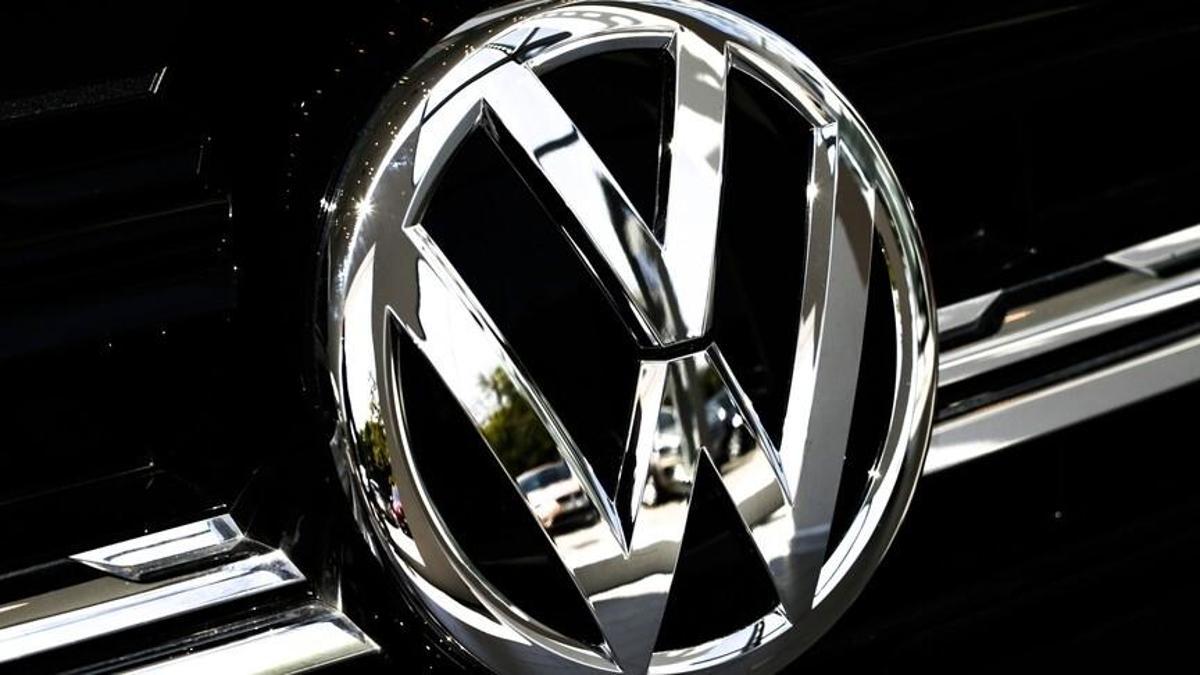 Volkswagen is considering closing 4 factories and laying off 50,000 employees in a historic crisis