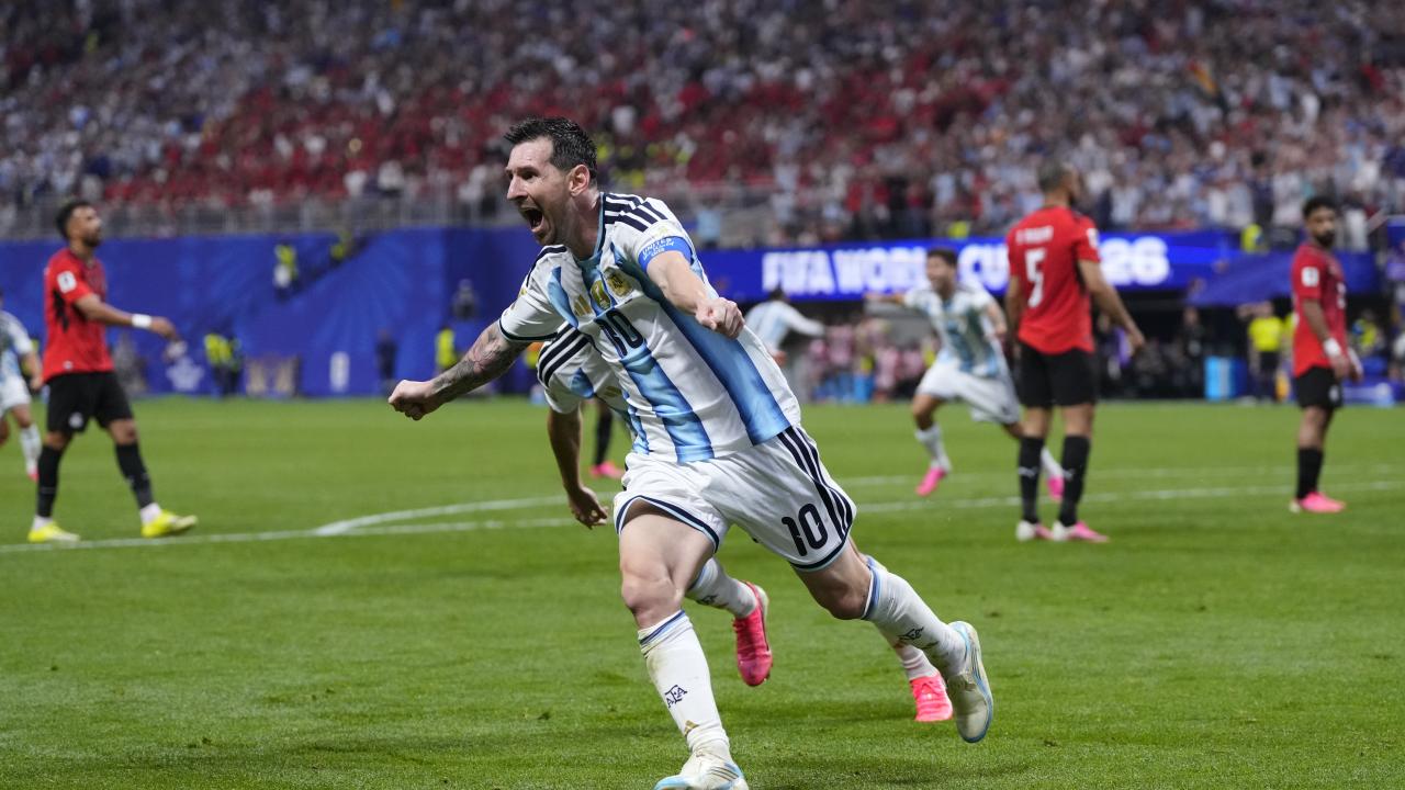 Argentina overcame a two-goal deficit and eliminated Egypt with a dramatic 3-2 victory in the World Cup