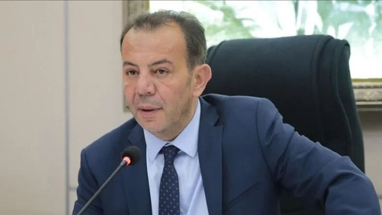 Savcılık, eski Bolu Belediye Başkanı Tangu Özcan'ın yolsuzluk suçlamasıyla 263 yıl hapis cezasına çarptırılmasını talep etti.