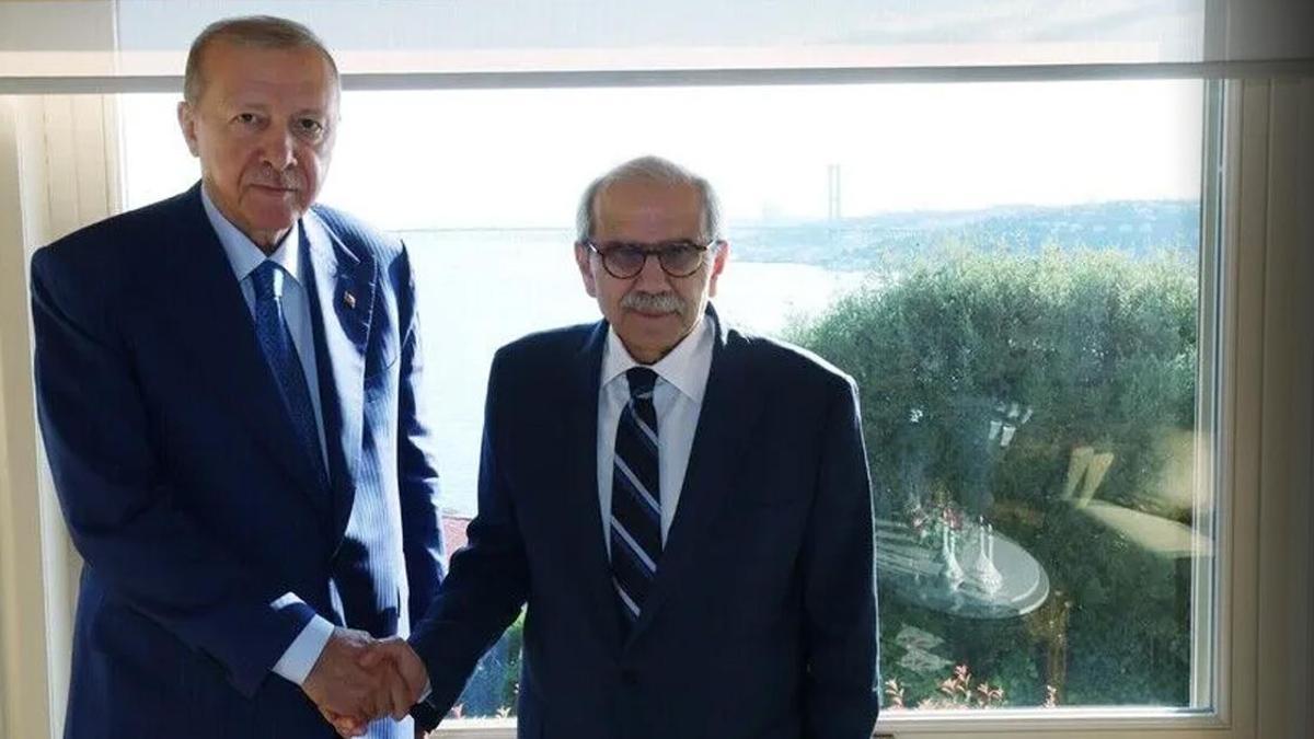 Erdoğan, Lübnan Başbakanı Nawaf Salam'a anlamlı bir hediye sundu
