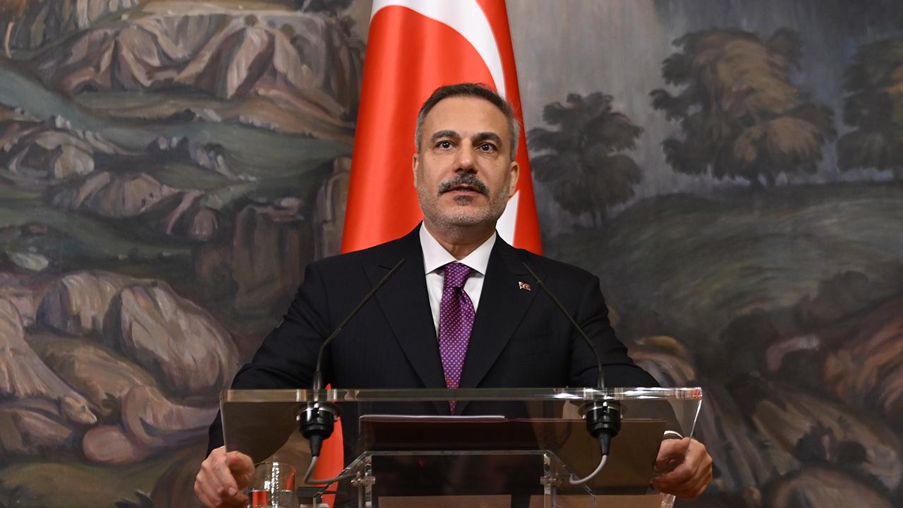 Turkish Foreign Minister Fidan participates in the Ukraine summit in Paris
