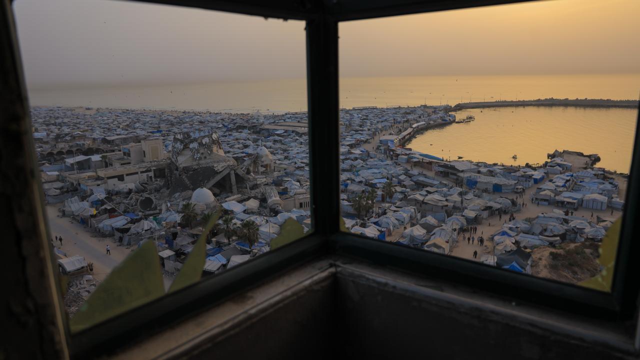 Palestinians in Gaza face stifling heat and severe water shortages