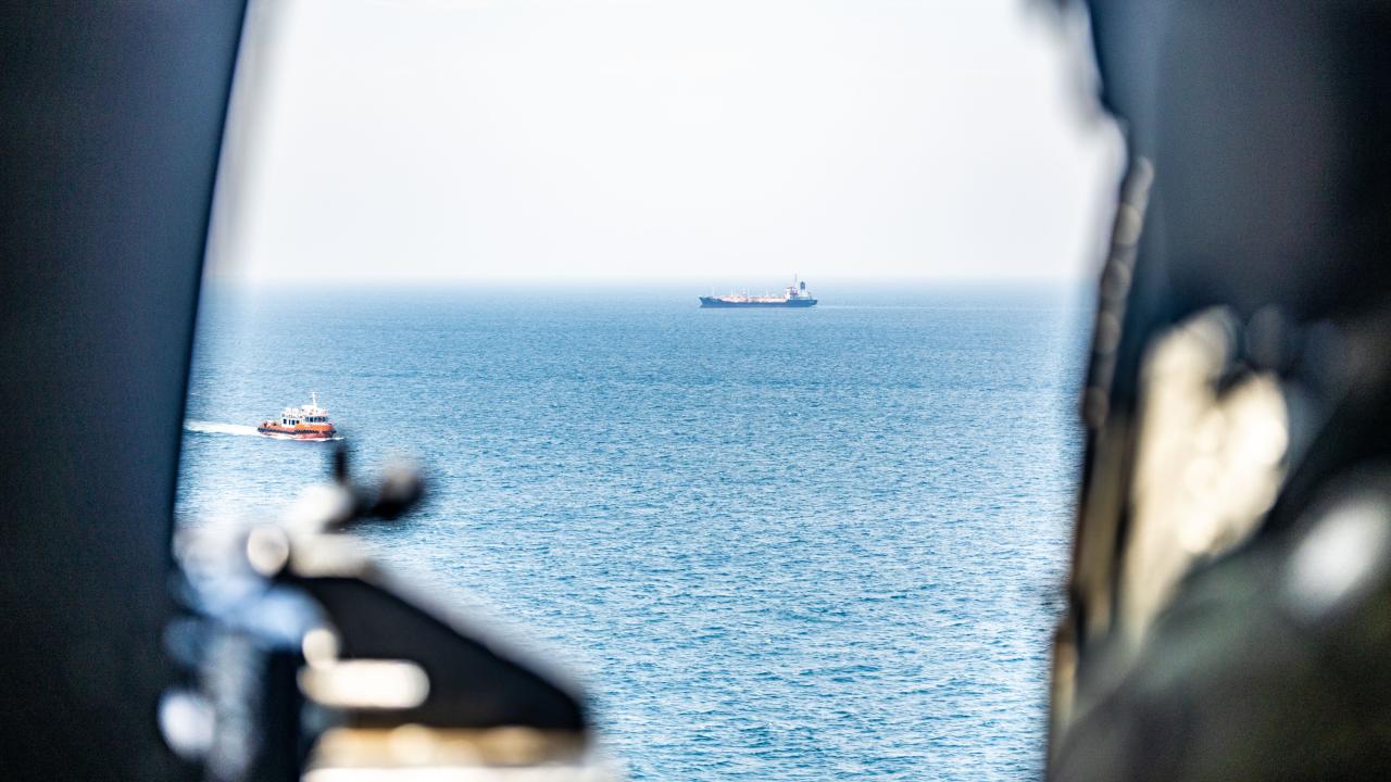 Iran intercepts two ships that attempted to cross the Strait of Hormuz without permission
