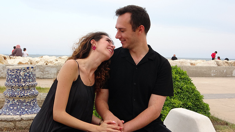 Inspiring story: A woman overcame cerebral palsy to become a physical therapist and marry her patient