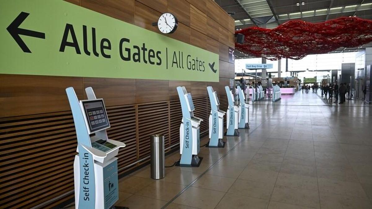 The European Union approves new rights for airline passengers regarding compensation and baggage
